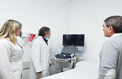 El ministro Quirós visitó hospitales de la comuna 4