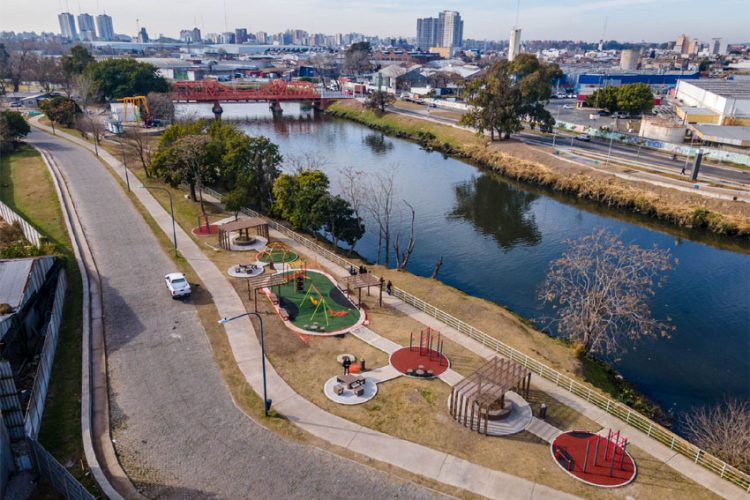 Nuevos despidos en ACUMAR comprometen el saneamiento del Riachuelo