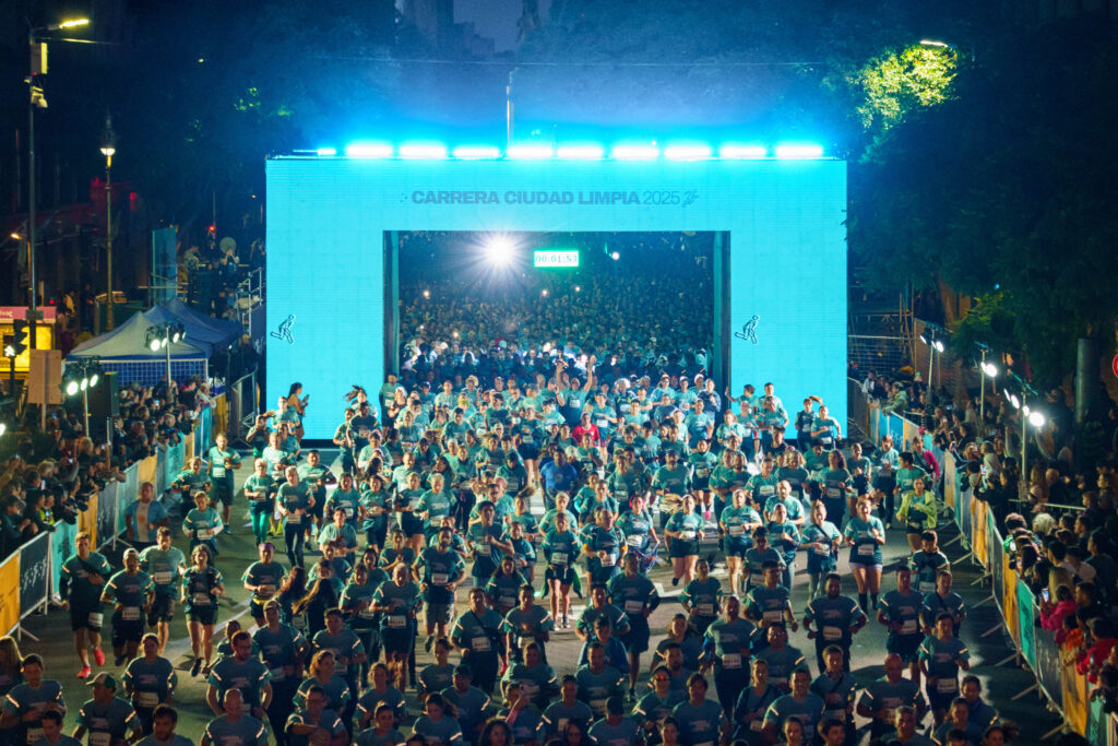 Más de 10.000 personas participaron de la Carrera Ciudad Limpia en el Casco Histórico porteño