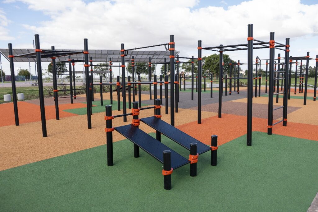 Inauguraron una gran posta de calistenia en el Parque Carrasco