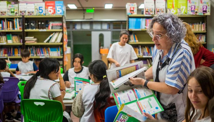 Se entregaron más de 118.000 libros de inglés del programa Leer para crecer