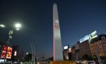 Murte del papa Francisco: suspensión de clases en escuelas católicas, minuto de silencio y mapping  en el Obelisco