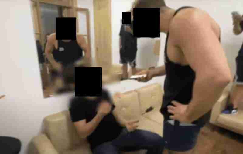 Almagro: detuvieron a un youtuber acusado de escrachar, secuestrar y torturar a supuestos abusadores en un departamento del barrio