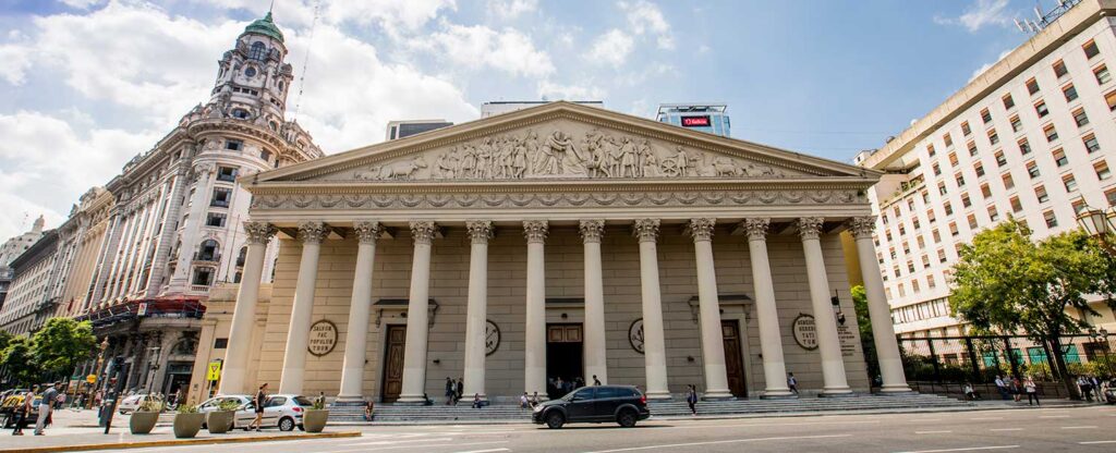 En paralelo a los ritos en Roma, el sábado habrá una misa en la Catedral Metropolitana para despedir al papa Francisco