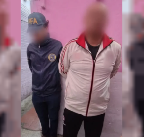 Dos detenidos acusados de torturaras y venta de estupefacientes en La Boca