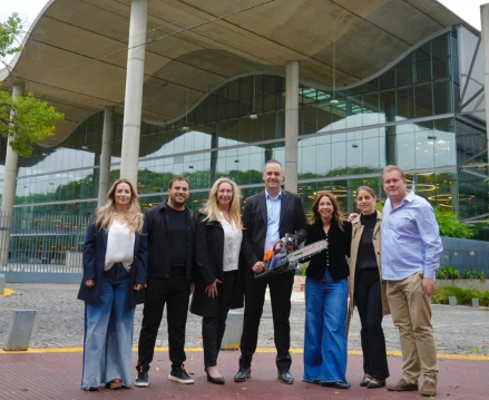 Karina Milei y Adorni lanzaron la campaña frente al Jefatura de Gobierno porteño