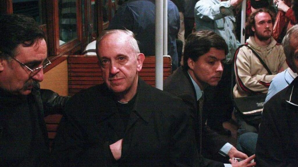 Nueva edición del Paseo Histórico en los coches antiguos de la Línea A de subtes, en los que viajaba el papa Francisco