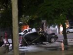 Recoleta: un auto chocó, se subió a la vereda e impactó contra una parada de colectivo