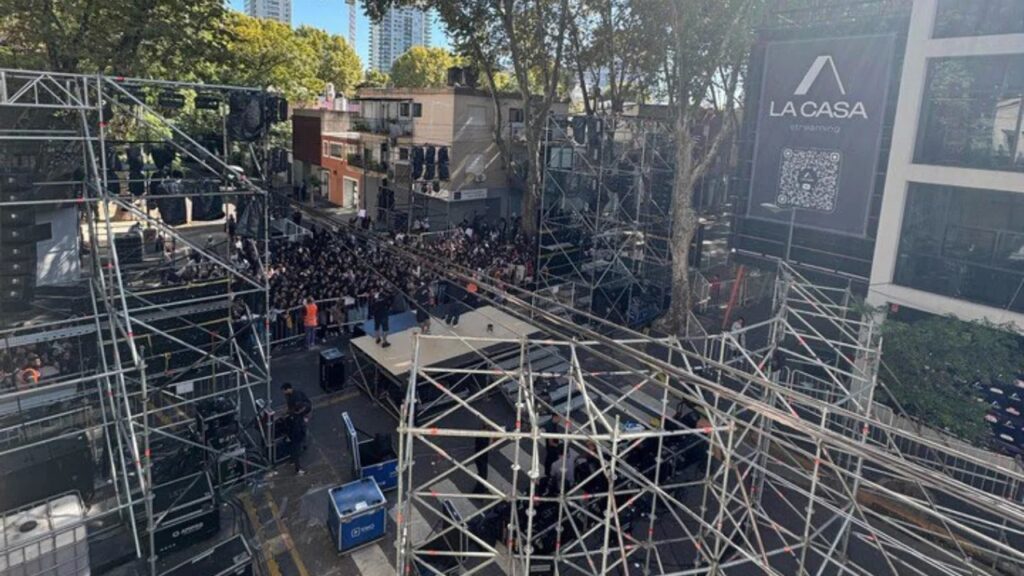 Tras el recital de Tini en las calles de Palermo, el GCBA anunció que no autorizará recitales masivos en la vía pública