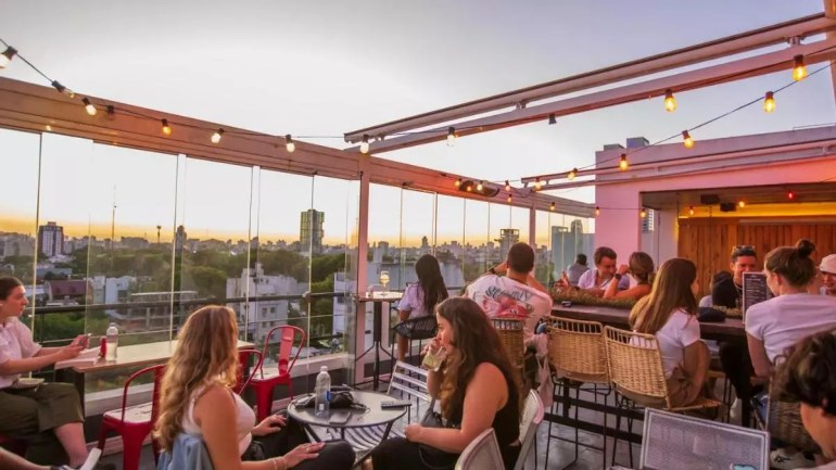 Cierre sorpresivo del Hotel Socialtel en Palermo