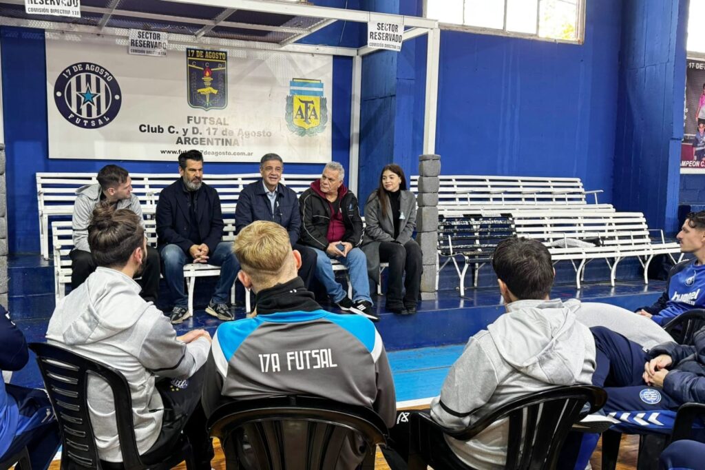 Equipo de futsal recibió la visita del Jefe de gobierno