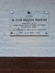 La Legislatura porteña colocó una placa por los 120 años de Platense en el predio de Saavedra