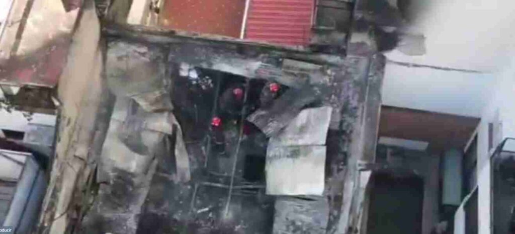 Incendio en el supermercado de Almagro: tuvieron que desmontar el techo