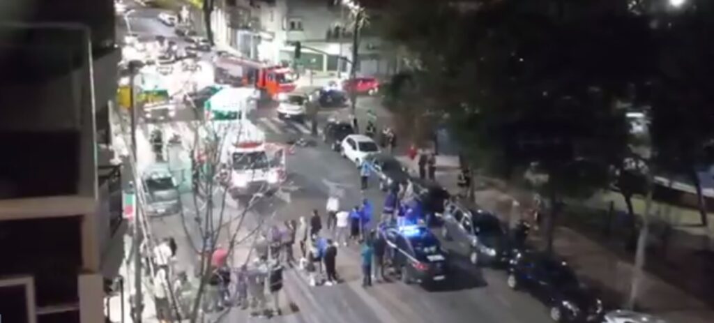 Un motociclista murió tras un choque con un patrullero frente Plaza Echeverría en Villa Urquiza