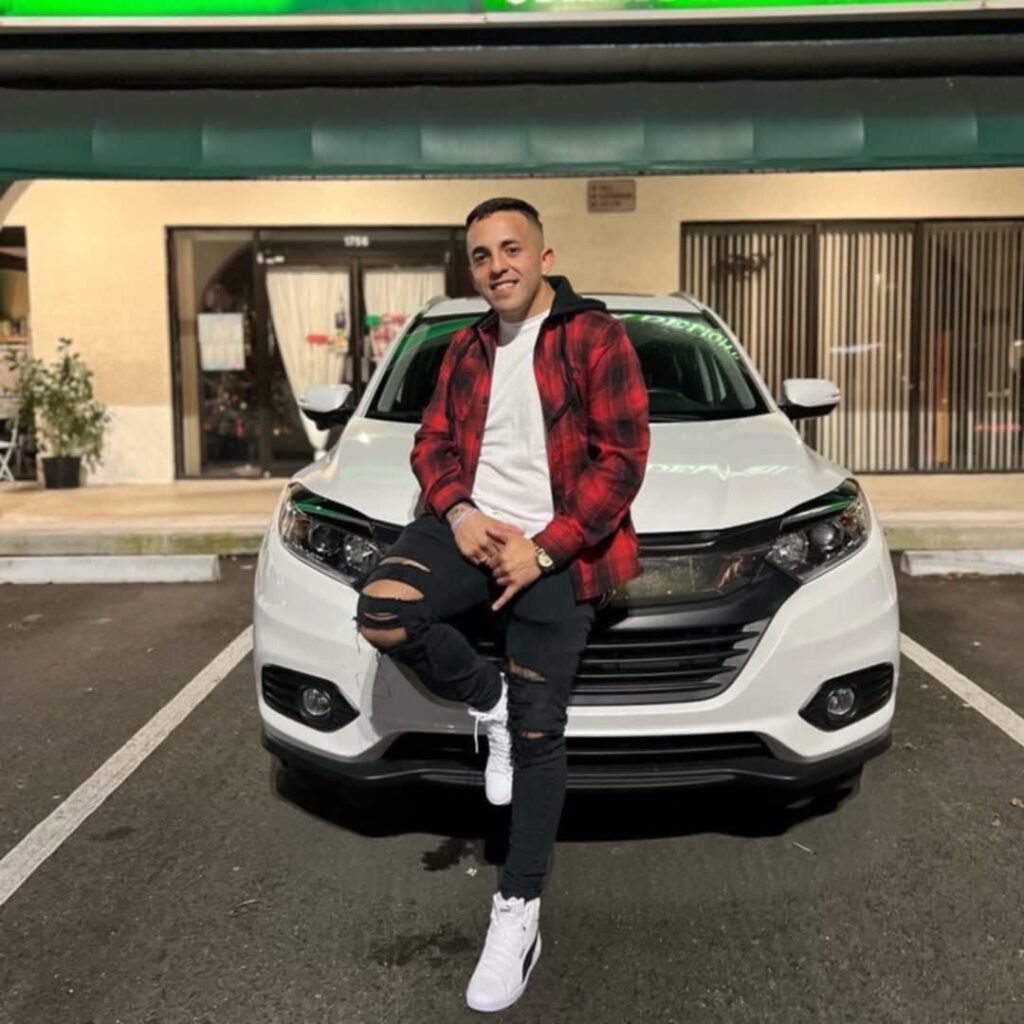 Mural en homenaje a Eduardo Medrano, el vecino de Saavedra que estaba por abrir una panadería en Estados Unidos pero falleció en un siniestro vial