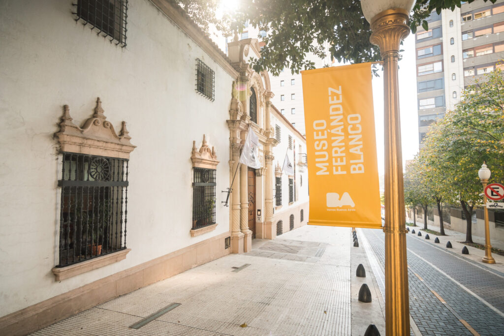 10 años de BIENALSUR: exposiciones en el Hotel de Inmigrantes, el Parque de la Memoria, el Palacio Noel y embajadas