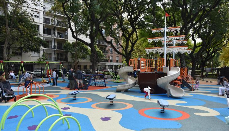 Recoleta: renovaron los patios de juegos de Plaza Paraguay y la Plazoleta Pichón Riviere