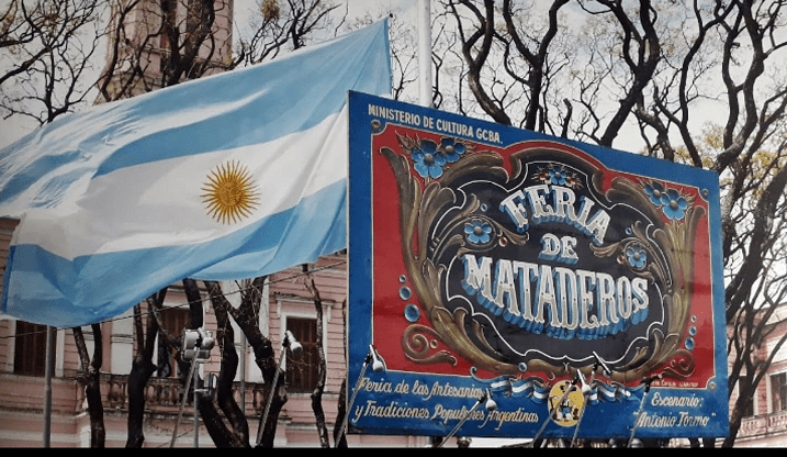 La bandera celebra su día en Mataderos