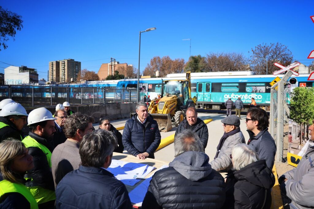 Jorge Macri visitó la obra del paso bajo nivel de Irigoyen