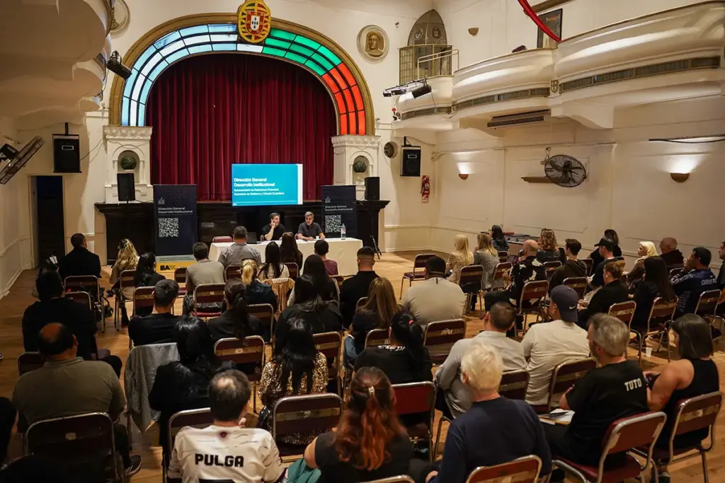 La Ciudad entregó 113 certificados ROAC a entidades civiles