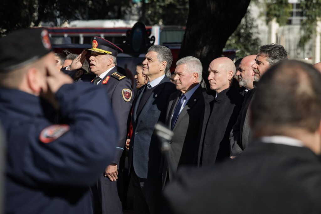 Macri participó del homenaje a los bomberos caídos en el cumplimiento del deber