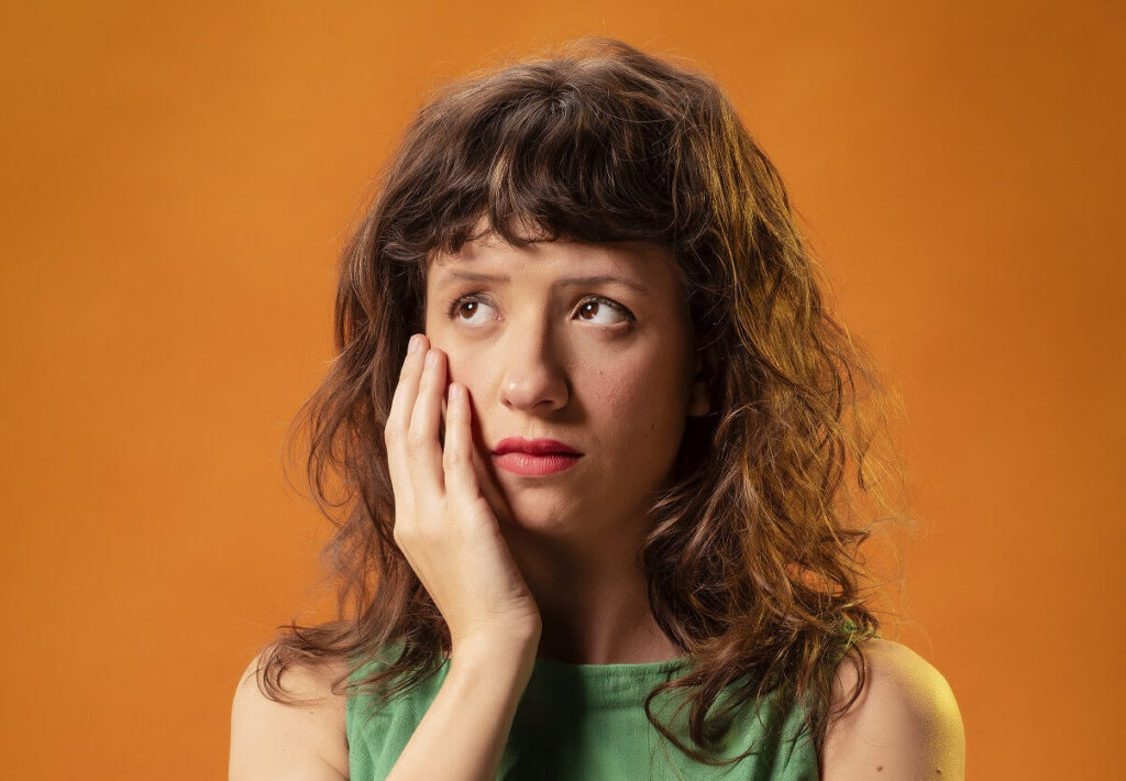 Menos detalles estrena en El Galpón de Guevara