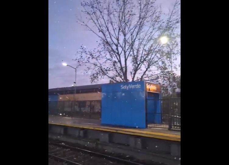 Cayeron copos de nieve en distintas localidades bonaerenses