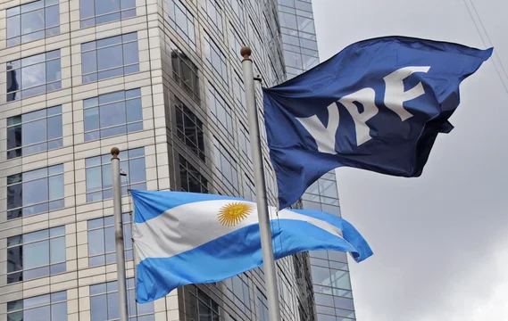 El Gobierno rectificó su postura y pidió a la Justicia de EE.UU. suspender el fallo por la expropiación de YPF