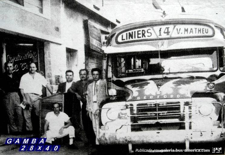 Siete Manueles y un bondi (primera parte)