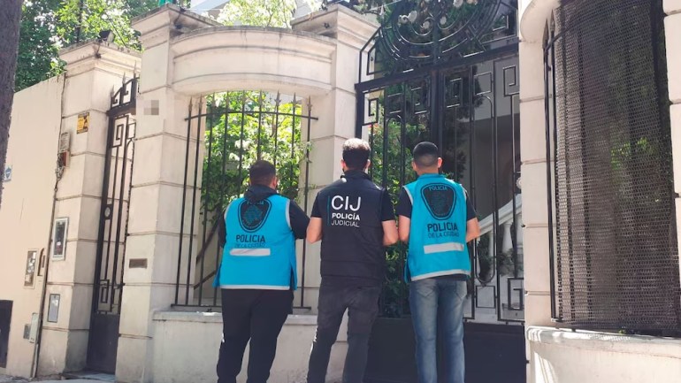 Murió Coco el mono carayá rescatado en 2021 de una fiesta clandestina en Belgrano