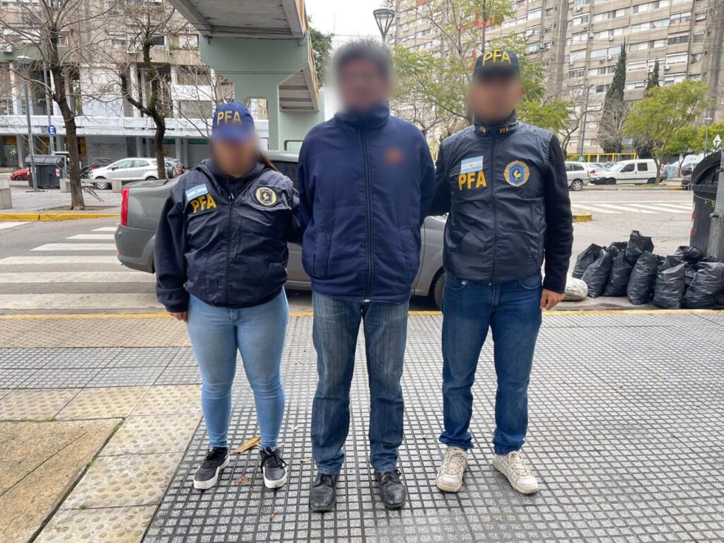 Luego de estar seis años prófugo, detuvieron en Villa Lugano a un hombre acusado de golpear y amenazar a su pareja
