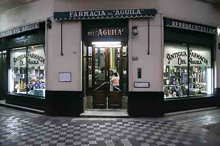 Villa Crespo: homenaje por los 130 años de la Farmacia Antigua del Águila
