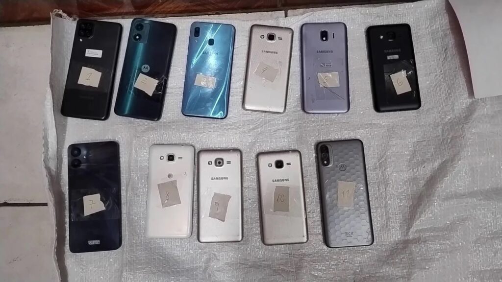 Barrio 31 de Retiro: secuestraron 31 motos, 54 celulares y detuvieron a una persona