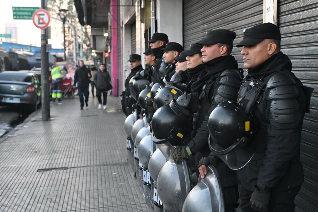 Omar Guaraz: El gobierno porteño despliega violencia institucional contra los pobres”