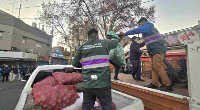 El GCBA expulsó a vendedores callejeros de Liniers y destacó el antecedente de Once