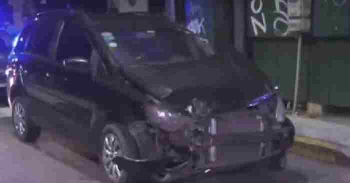 Balvanera: dos hospitalizados porque un auto chocó un vehículo estacionado