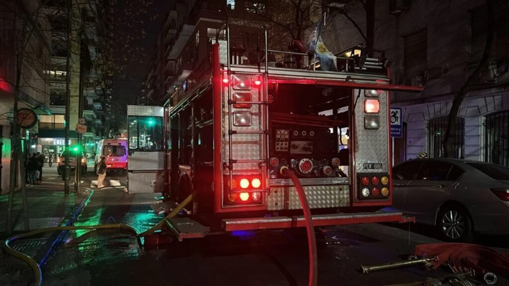 Recoleta: dos mujeres intoxicadas por inhalar monóxido de carbono tras un incendio