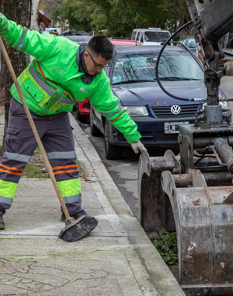 Ciclogénesis: alerta naranja en CABA por tormentas, el GCBA limpió sumideros para evitar anegamientos
