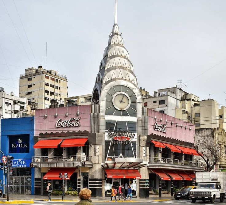 Manhattan en Belgrano: el ocaso de un ícono noventoso porteño