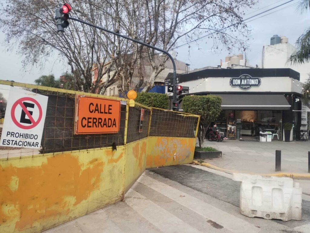 La obra hidráulica de Emilio Castro tiene a maltraer a vecinos y comerciantes