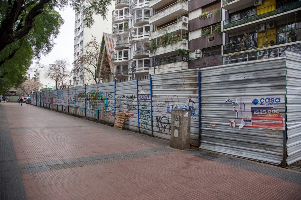 Soterramiento del tren Sarmiento: el GCBA recupera espacio público al reducir los obradores abandonados en Flores, Floresta, Villa Luro y Liniers