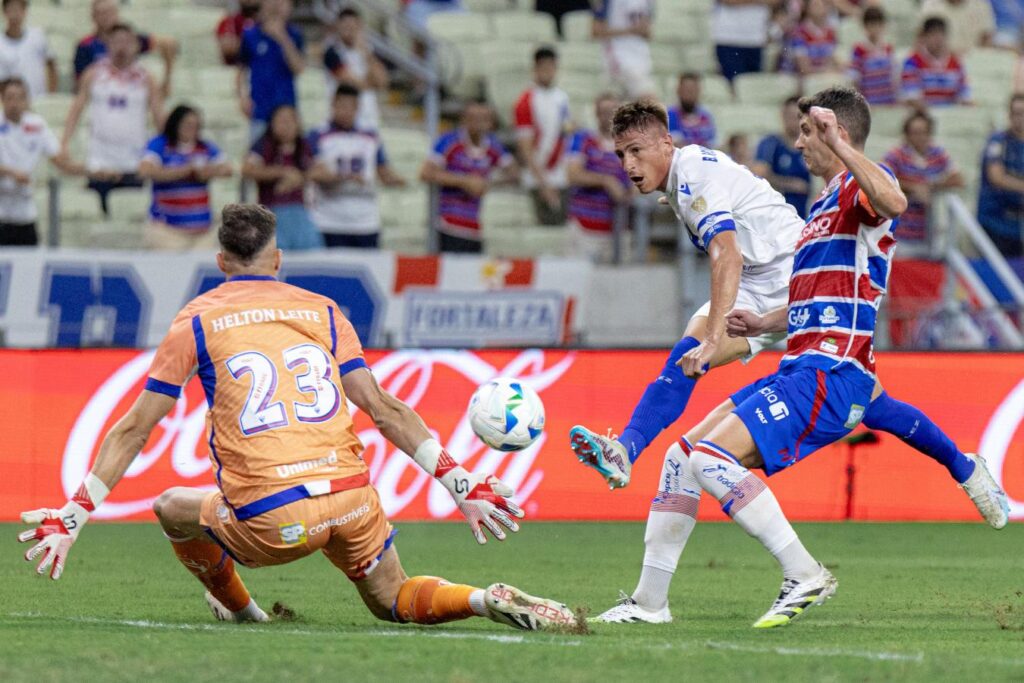 Empate con sabor a oportunidad: Vélez igualó en Brasil y sueña con la clasificación