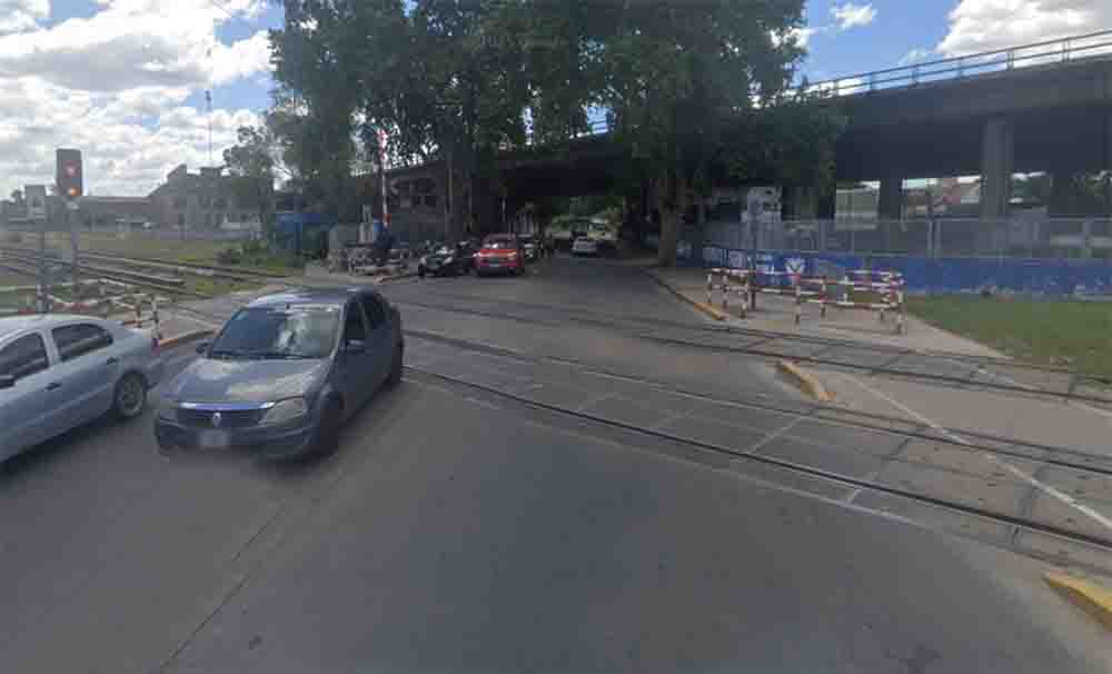 Villa Luro: en homenaje a Vélez, sugieren llamar Campeones del Mundo al paso bajo nivel Irigoyen