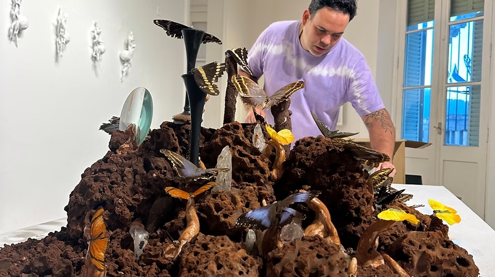 Andrés Paredes expone “Un puñado de tierra” en el Museo Sívori de Palermo