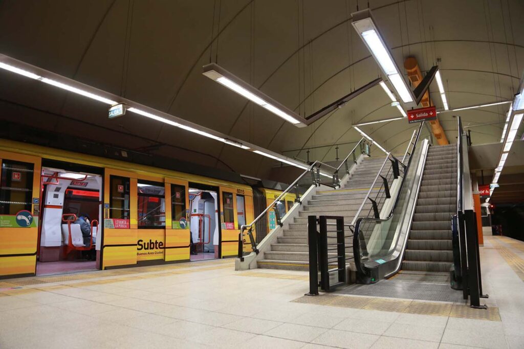 El GCBA reglamentó la Ley para que los jubilados viajen gratis en el subte