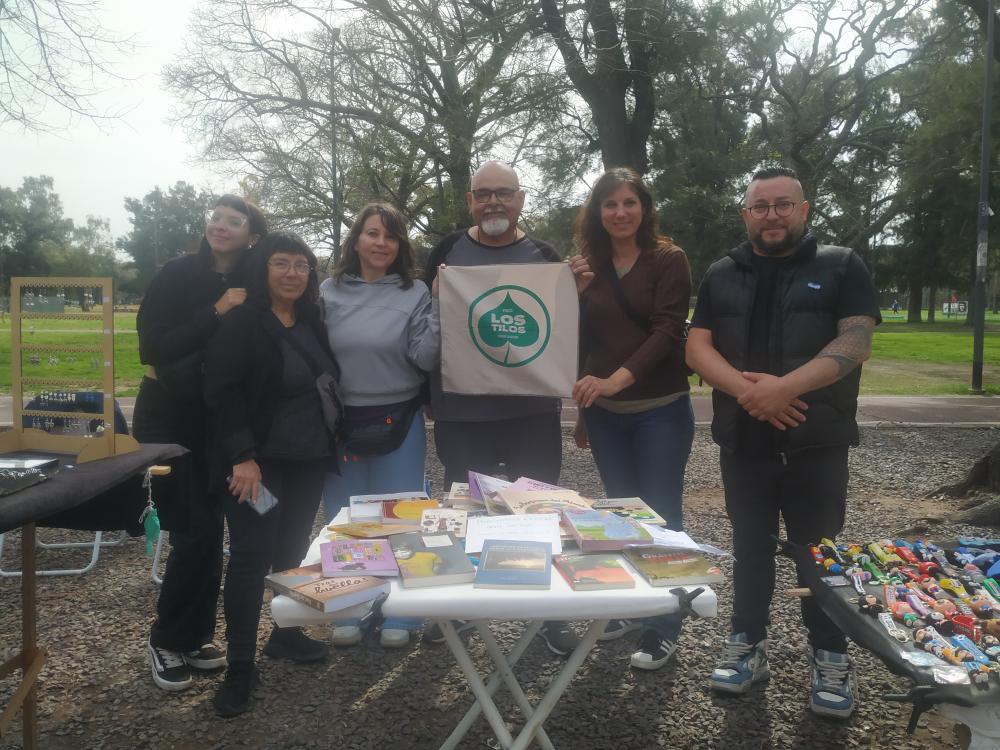 Parque Saavedra: la Feria Los Tilos inauguró una biblioteca circular