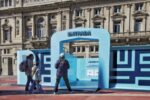Montaron un laberinto en la Plaza Vaticano frente al Teatro Colón por la semana de la limpieza