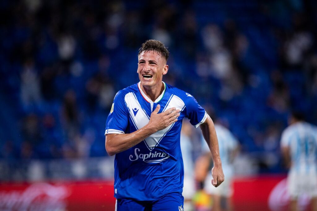 Vélez se levantó con carácter y sigue firme en el torneo local