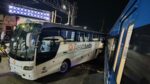 Demoras en el tren Roca: un colectivo fue embestido en un paso a nivel de Ezeiza y hubo 10 heridos