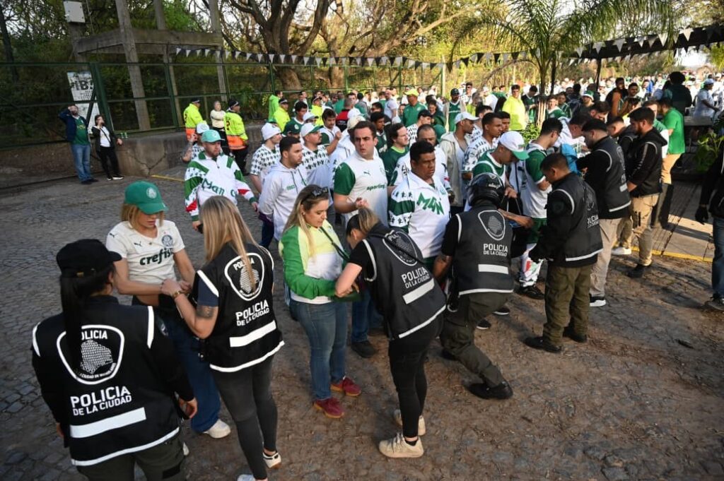 La Policía de la Ciudad labró 400 actas en el operativo de seguridad del partido River -Palmeiras